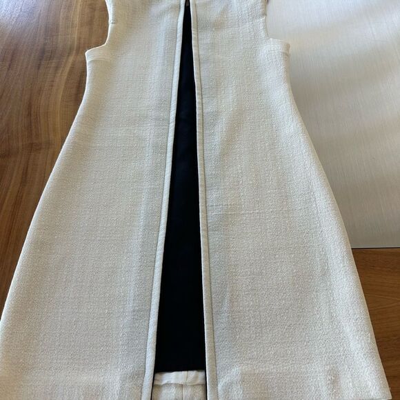 Giambattista Valli Paris white and black crêpe sleeveless dress. Size 6 - Picture 3 of 12